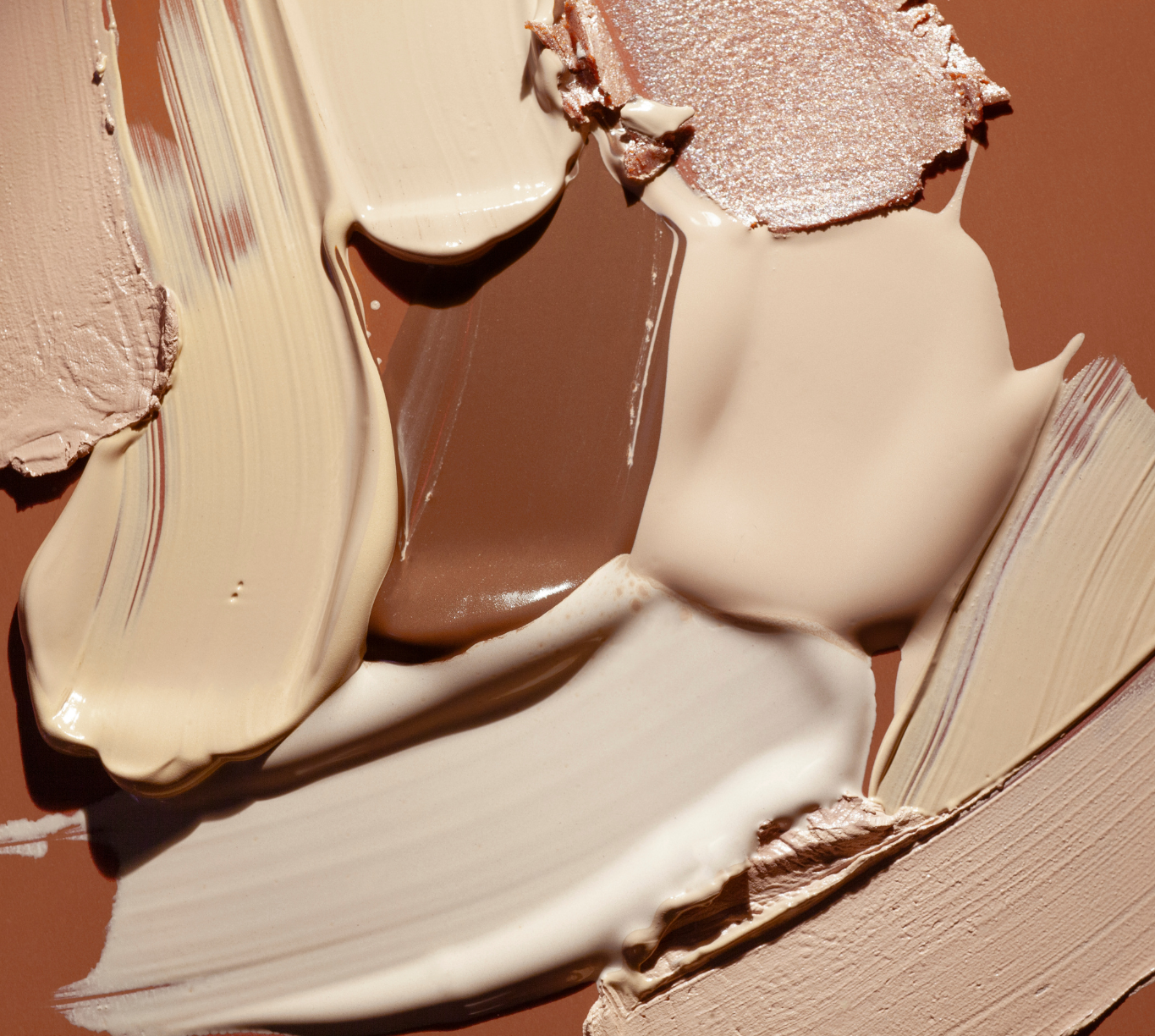 Mastering the Art of Reapplying Sunscreen Over Makeup